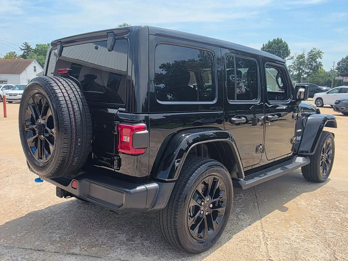2023 JEEP Wrangler - Thumbnail 4