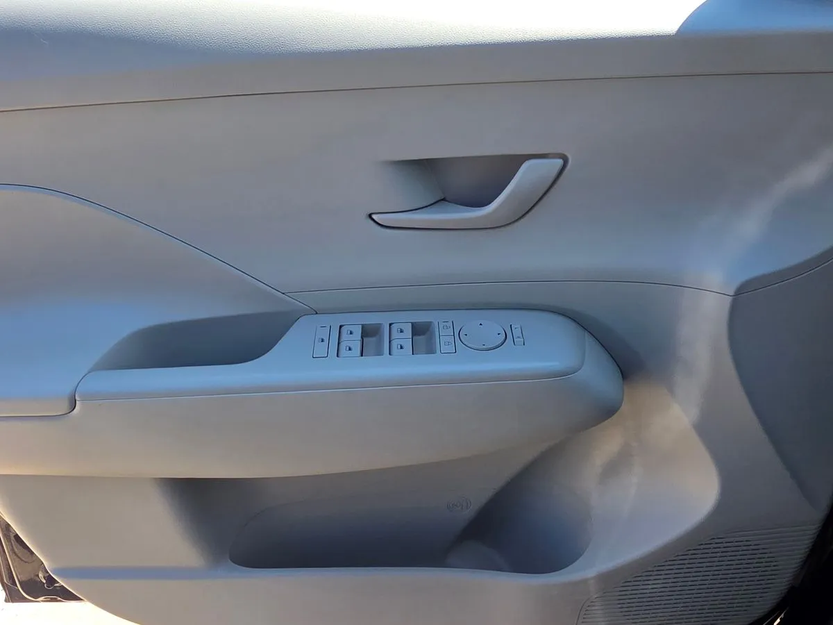 2025 HYUNDAI Kona - Thumbnail 22