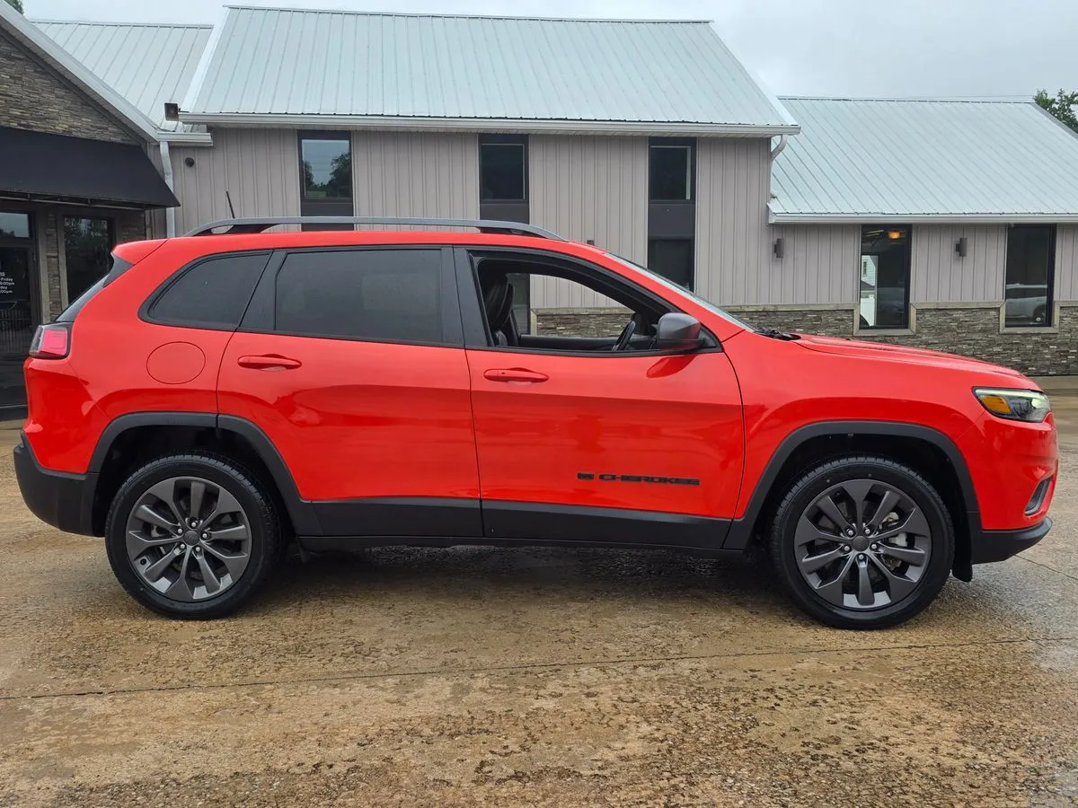 2021 JEEP Cherokee - Thumbnail 26