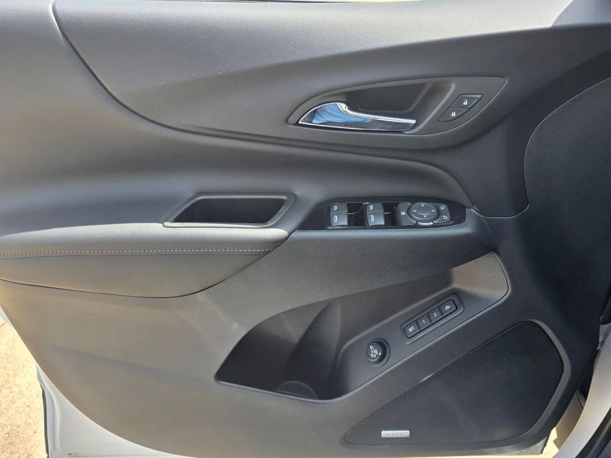 2023 CHEVROLET Equinox - Thumbnail 23