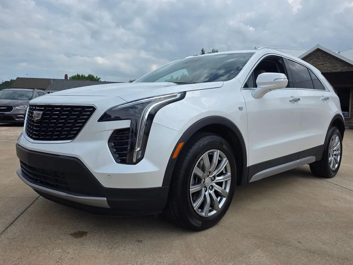 2023 CADILLAC XT4 - Thumbnail 8