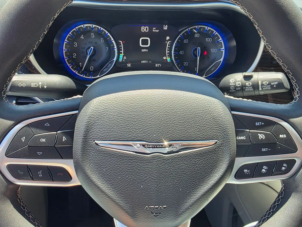 2023 Chrysler Pacifica Limited - Photo 16
