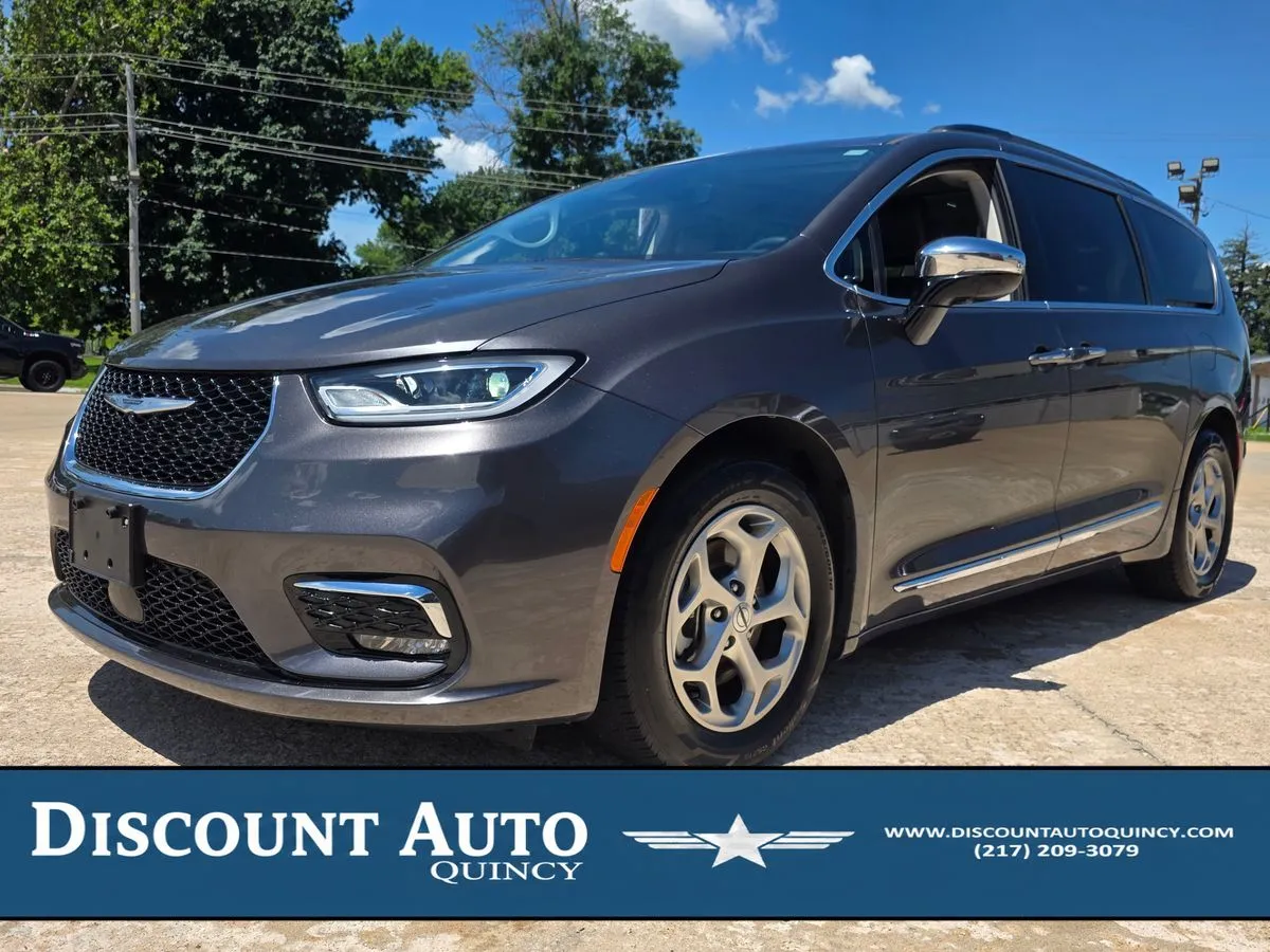 Used 2023 CHRYSLER Pacifica for sale in Quincy IL
