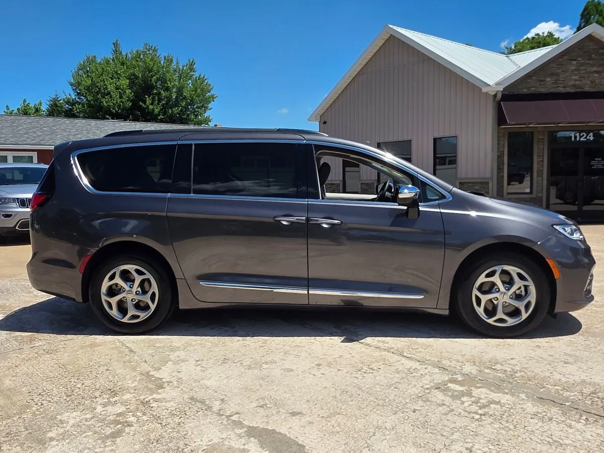 2023 Chrysler Pacifica Limited - Photo 29