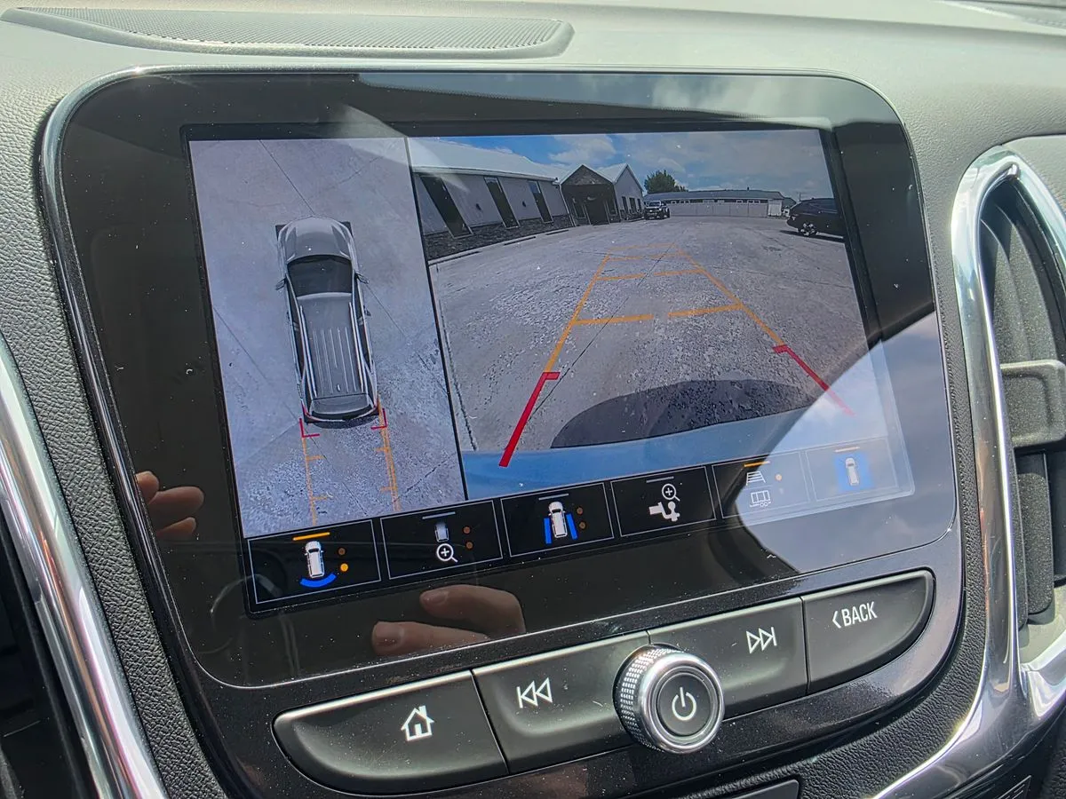 2023 CHEVROLET Equinox - Thumbnail 19