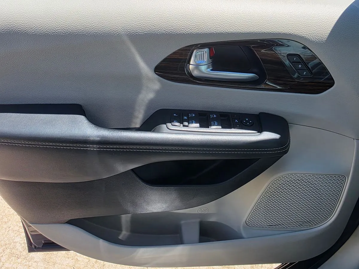2023 Chrysler Pacifica Limited - Photo 18