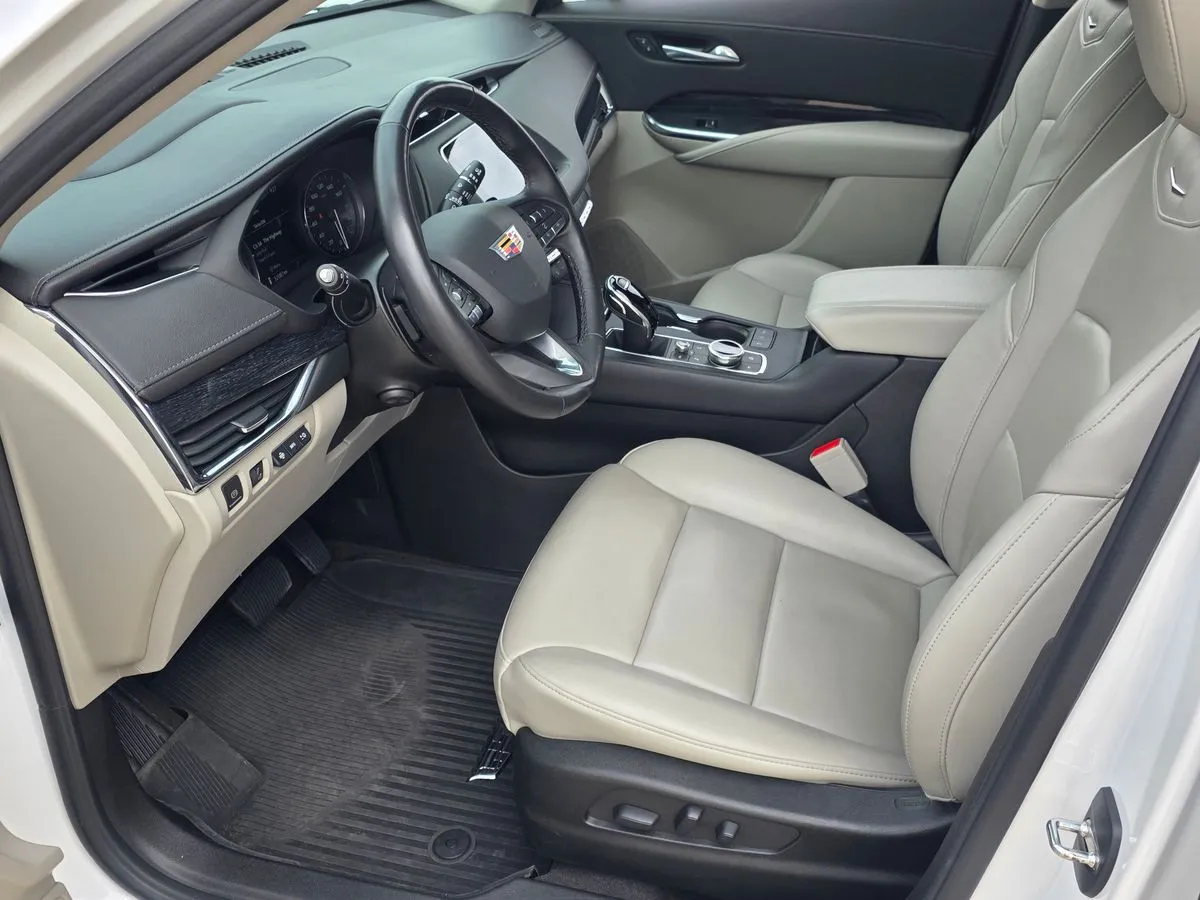 2023 CADILLAC XT4 - Thumbnail 10