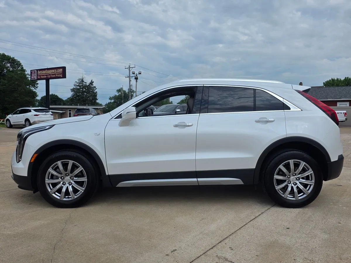 2023 CADILLAC XT4 - Thumbnail 9