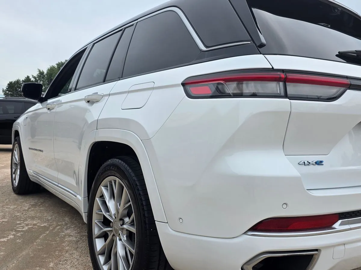 2022 Jeep Grand Cherokee Summit Reserve 4xe - Photo 21