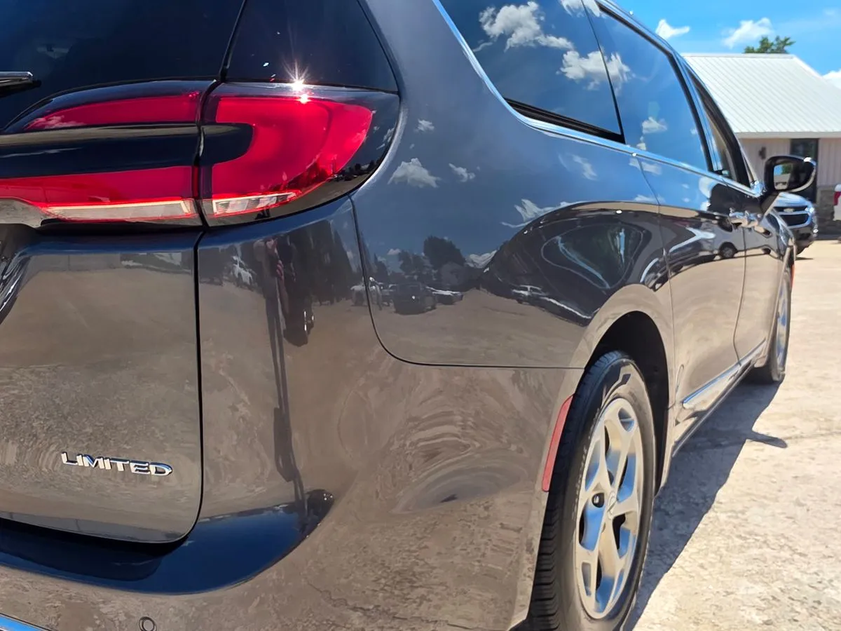 2023 Chrysler Pacifica Limited - Photo 27