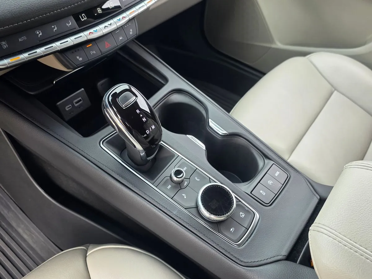 2023 CADILLAC XT4 - Thumbnail 11