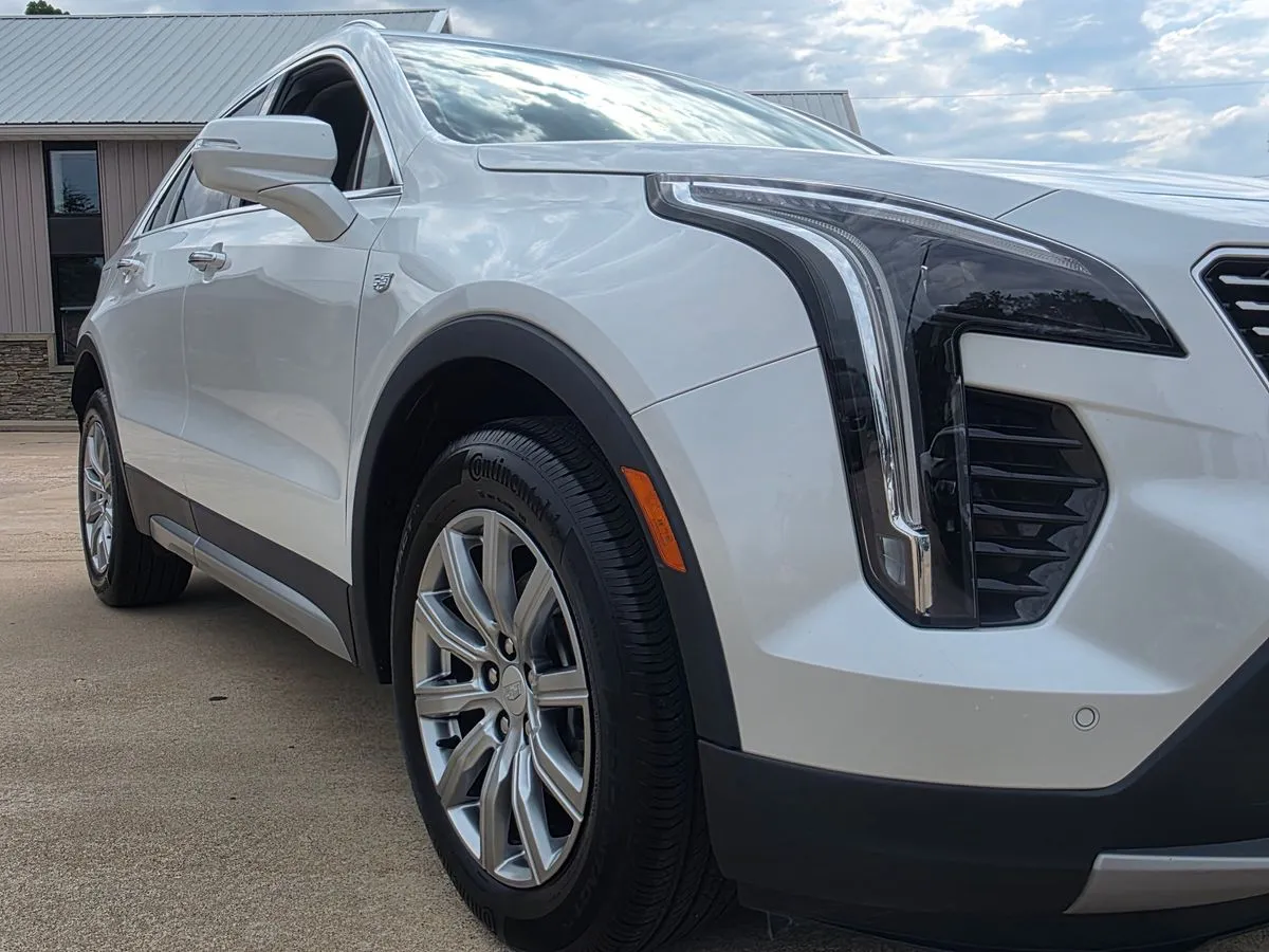 2023 CADILLAC XT4 - Thumbnail 5