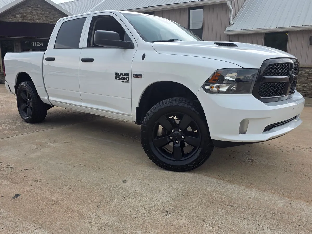2019 RAM 1500 - Thumbnail 9