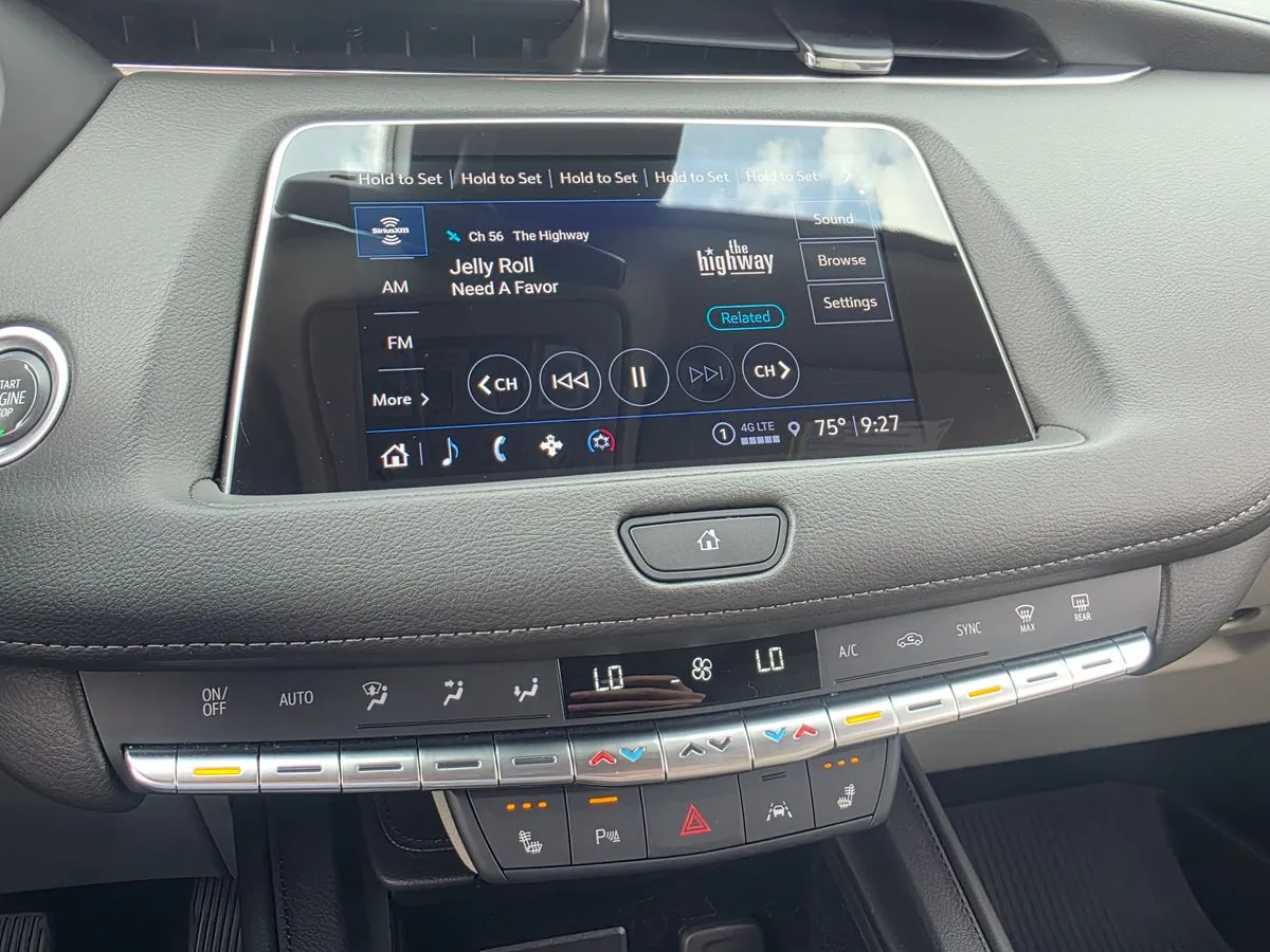 2023 CADILLAC XT4 - Thumbnail 12
