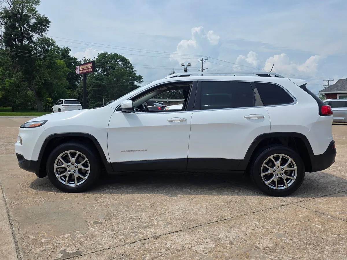 2018 JEEP Cherokee - Thumbnail 4
