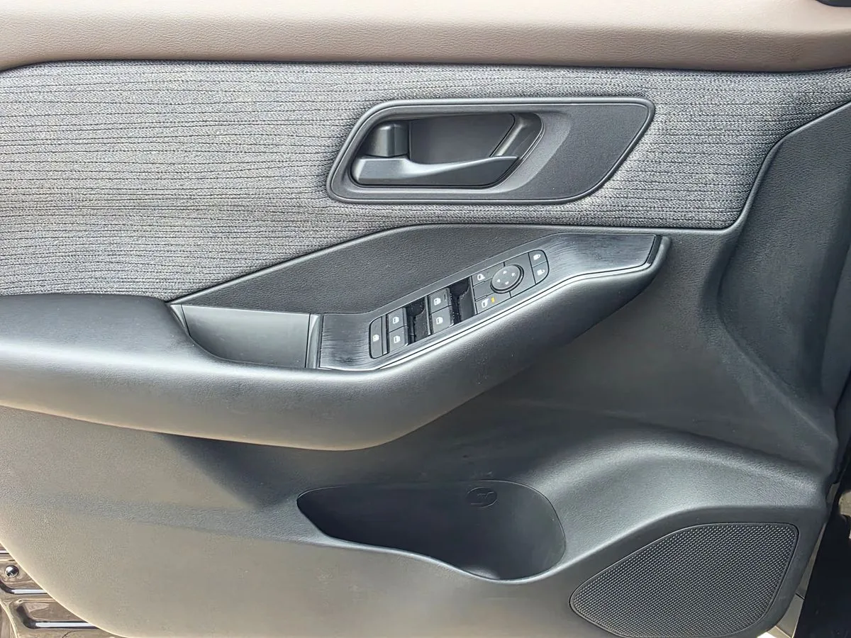 2023 NISSAN Rogue - Thumbnail 9
