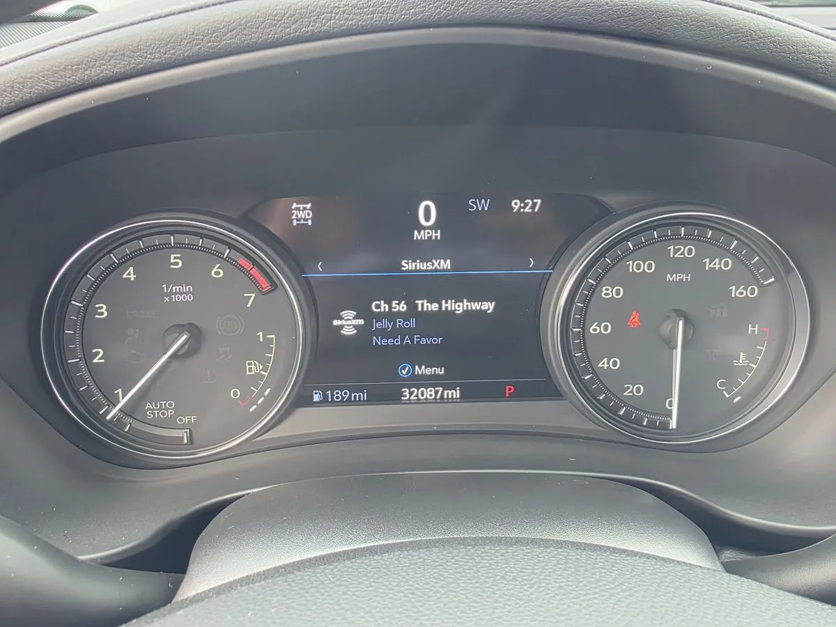 2023 CADILLAC XT4 - Thumbnail 16