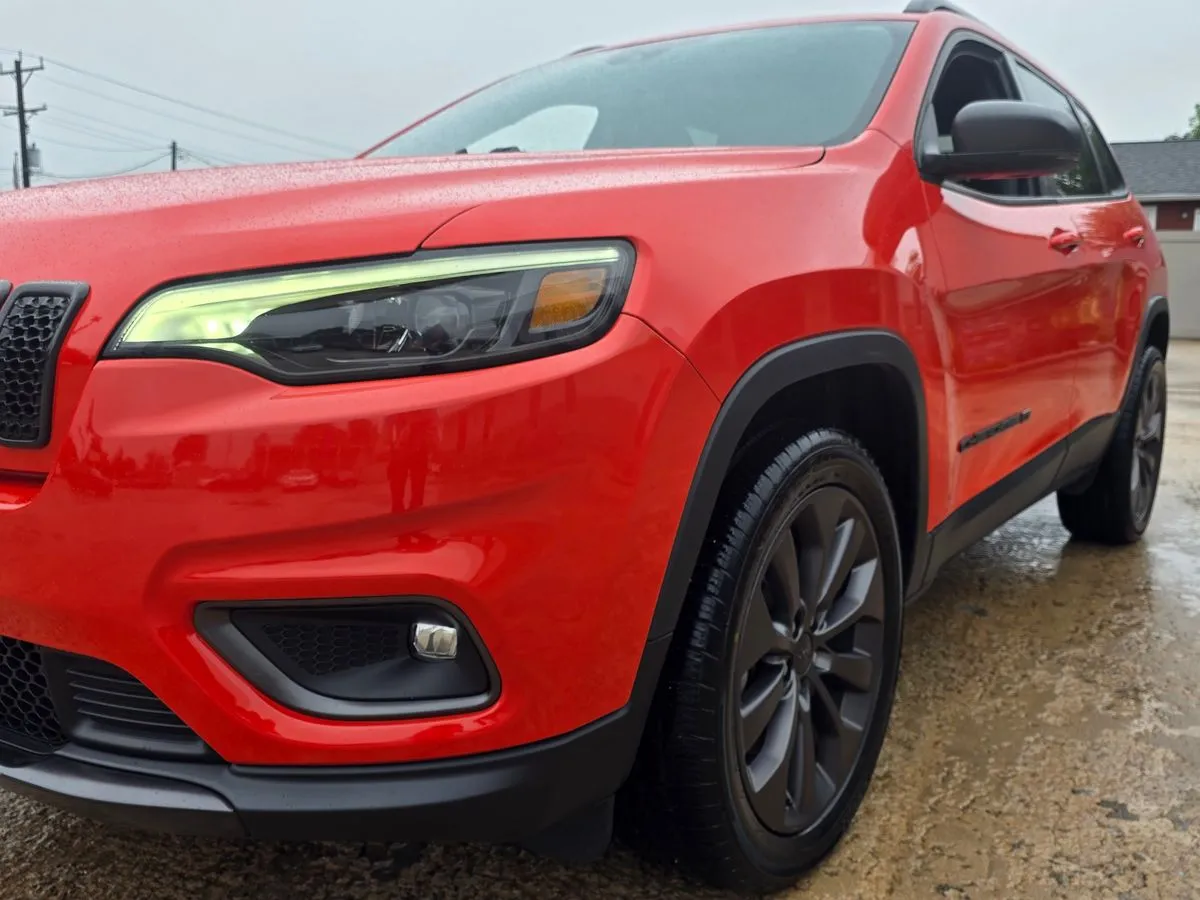 2021 JEEP Cherokee - Thumbnail 32