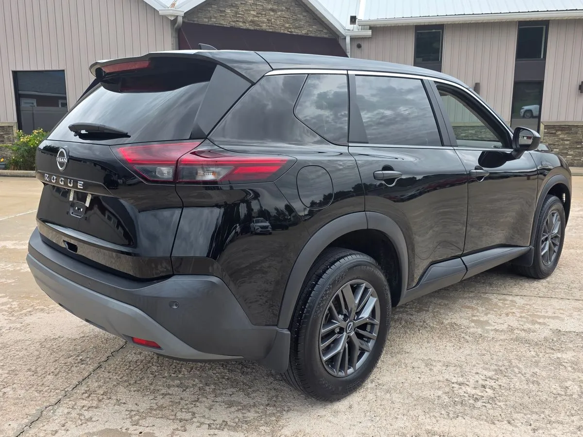 2023 NISSAN Rogue - Thumbnail 18