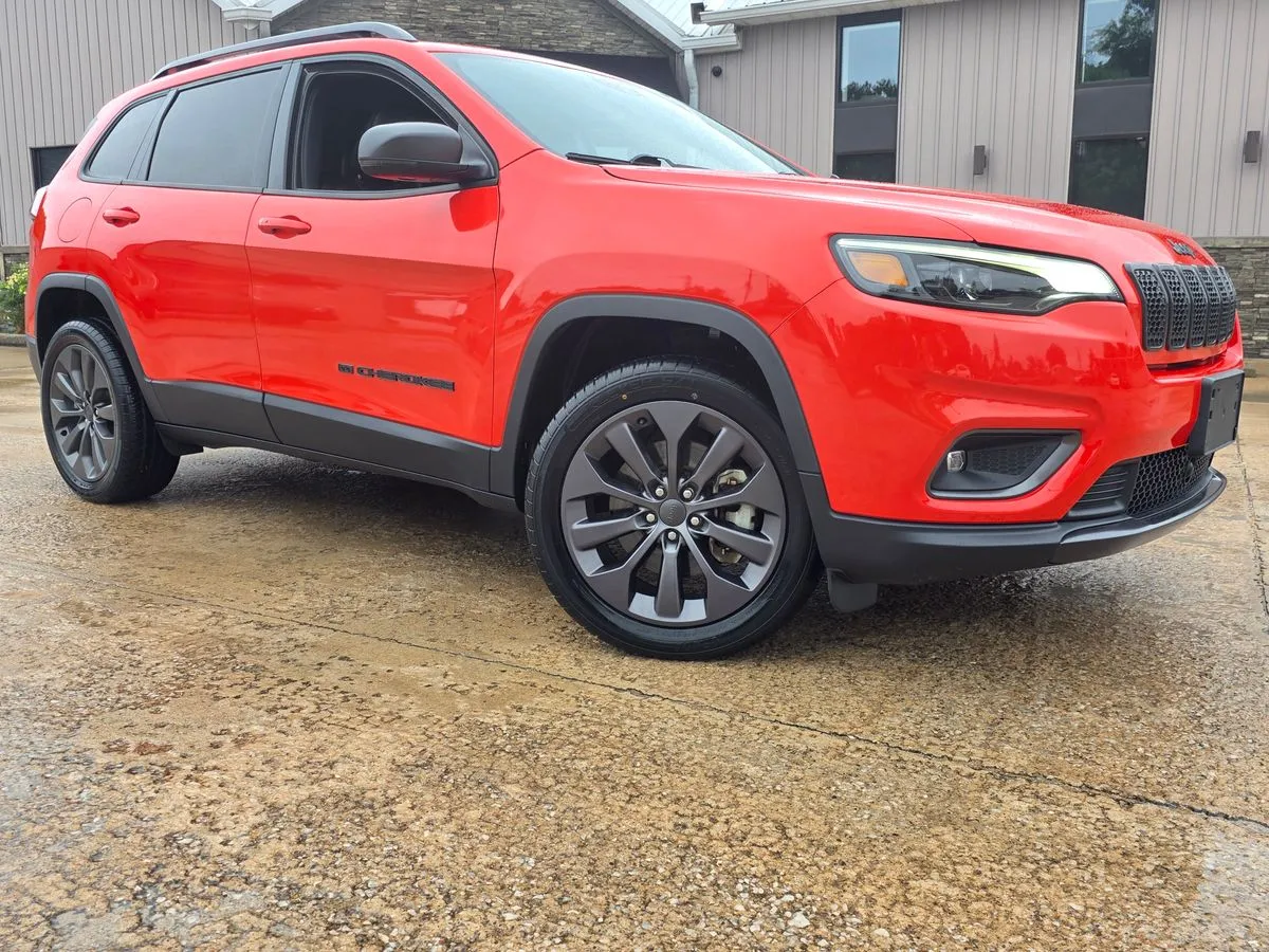 2021 JEEP Cherokee - Thumbnail 4