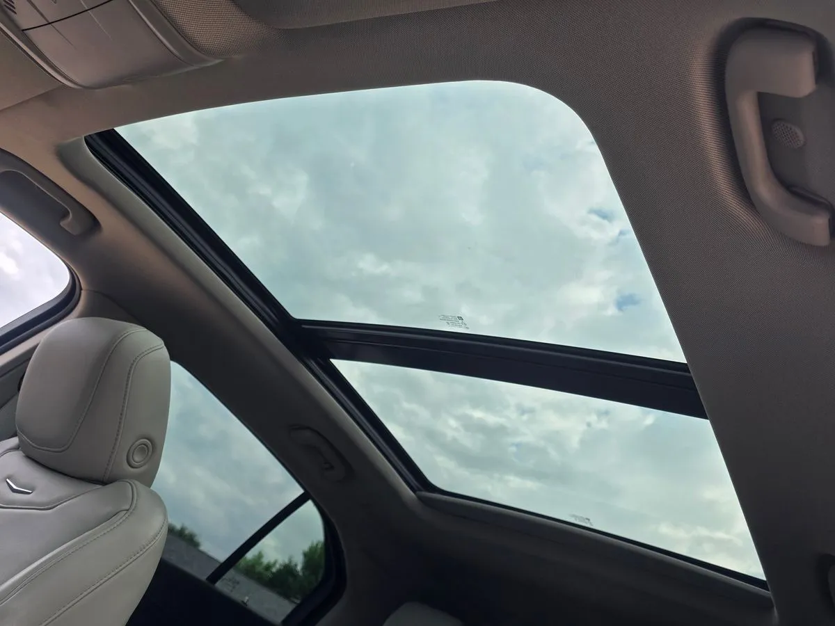 2023 CADILLAC XT4 - Thumbnail 19