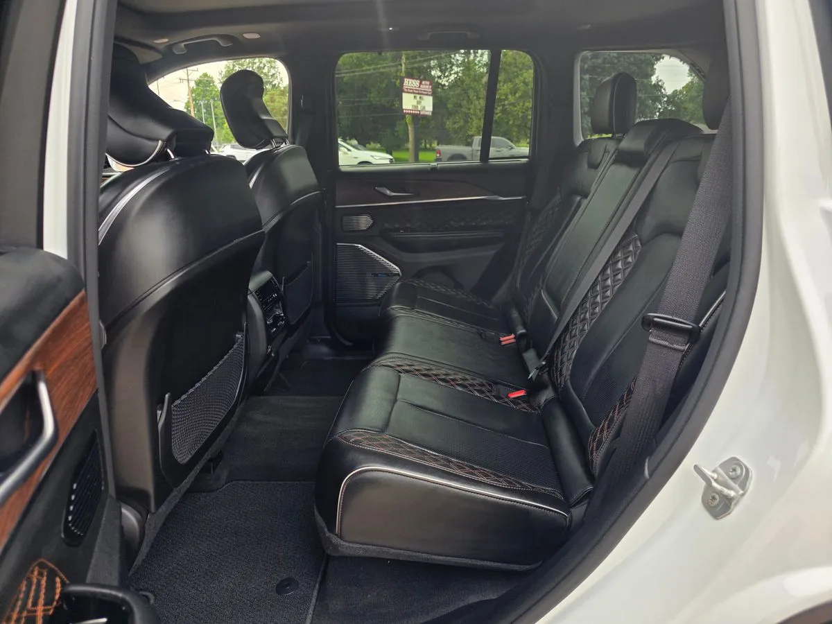 2022 Jeep Grand Cherokee Summit Reserve 4xe - Photo 16