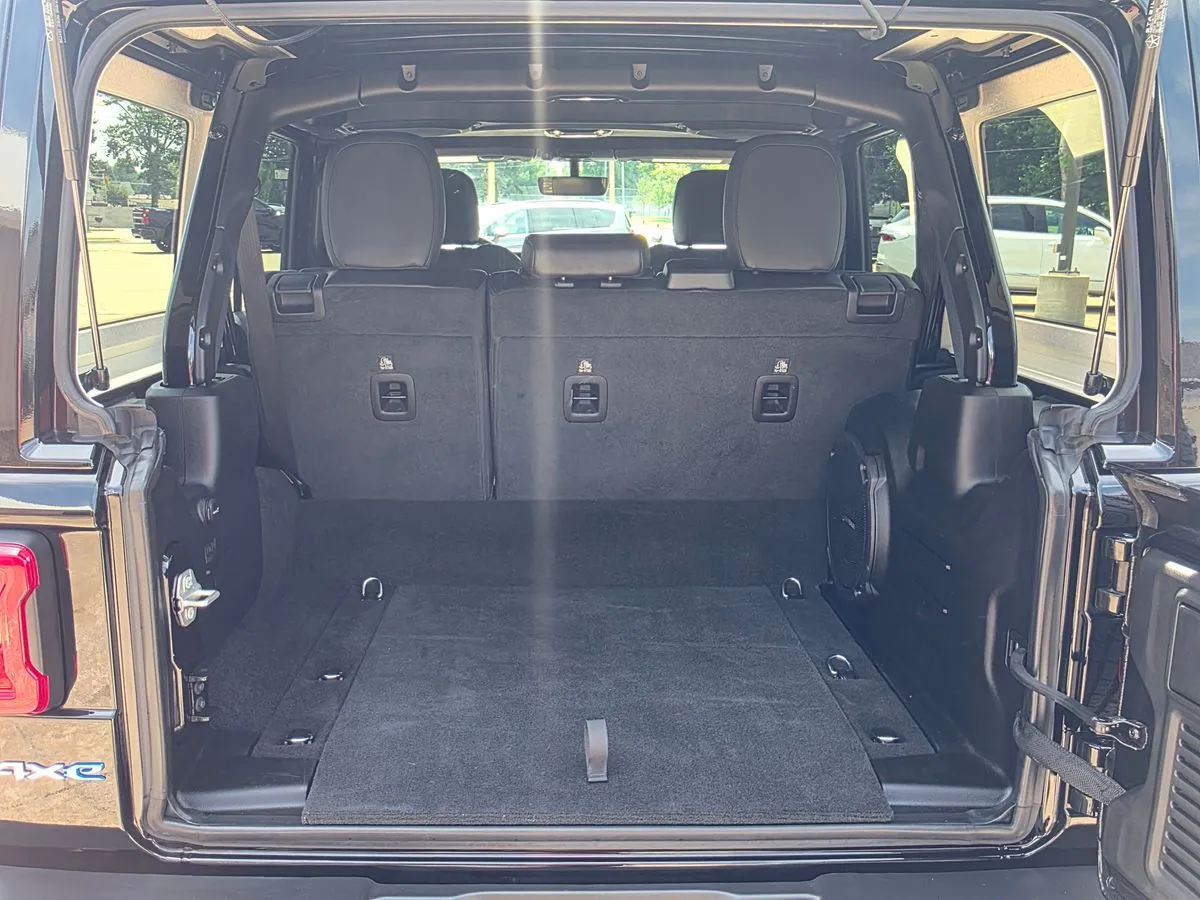2023 JEEP Wrangler - Thumbnail 31