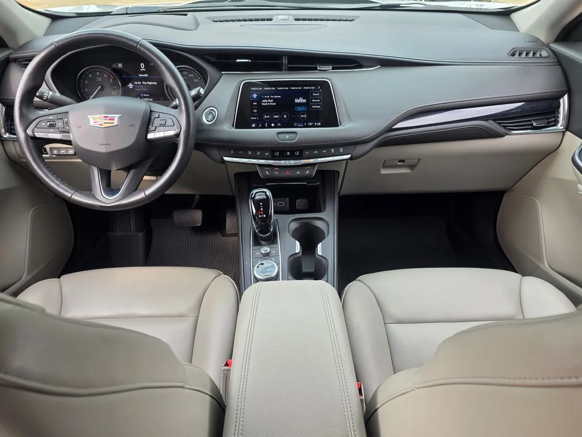 2023 CADILLAC XT4 - Thumbnail 22