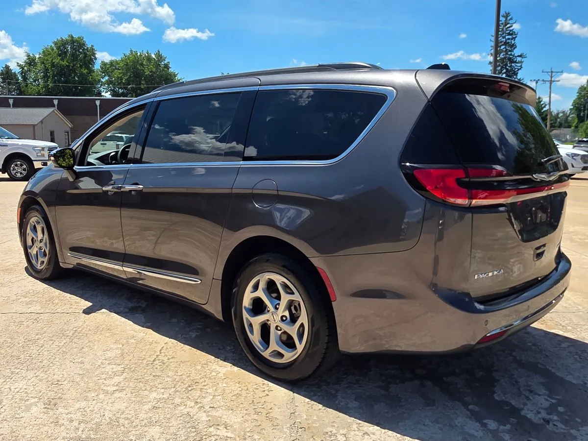 2023 Chrysler Pacifica Limited - Photo 24