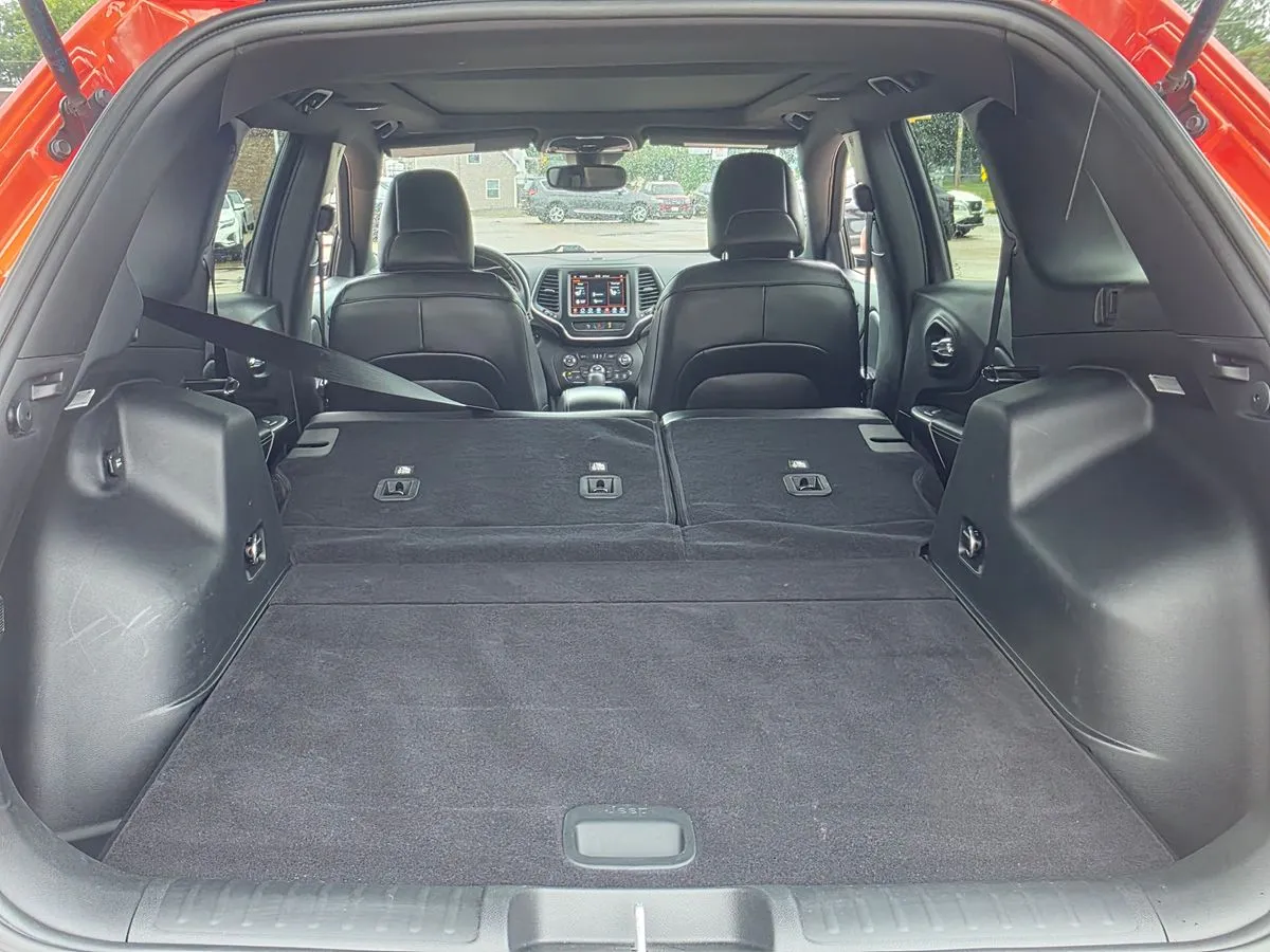 2021 JEEP Cherokee - Thumbnail 22