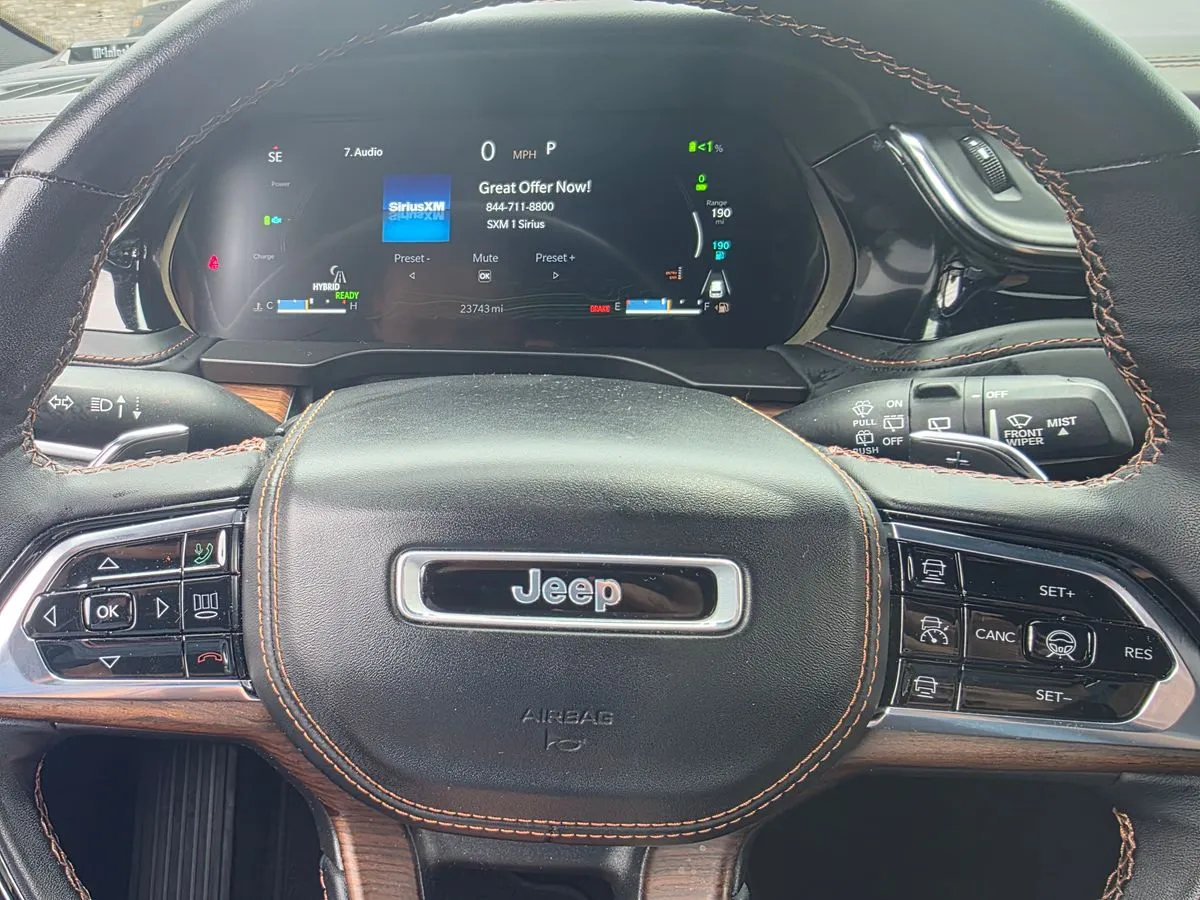 2022 Jeep Grand Cherokee Summit Reserve 4xe - Photo 11