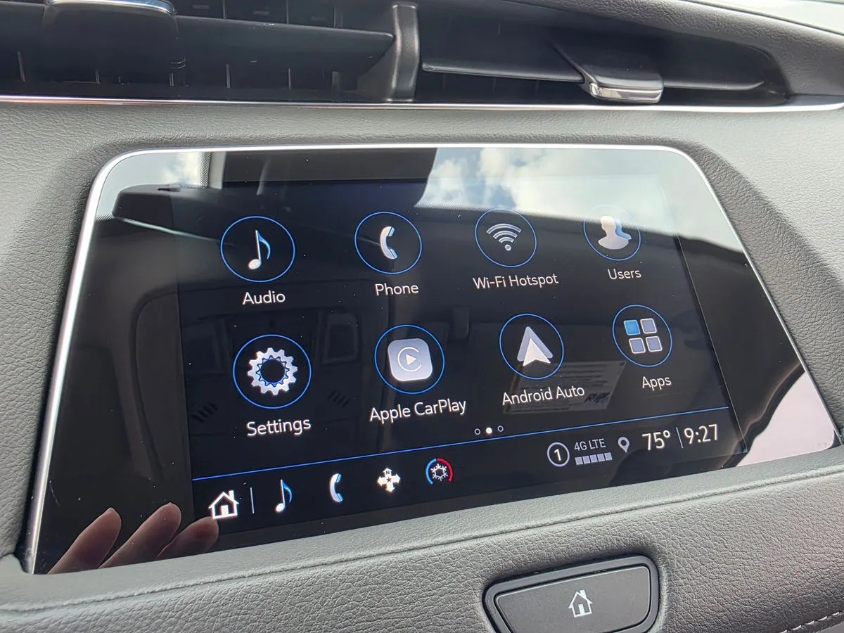 2023 CADILLAC XT4 - Thumbnail 13