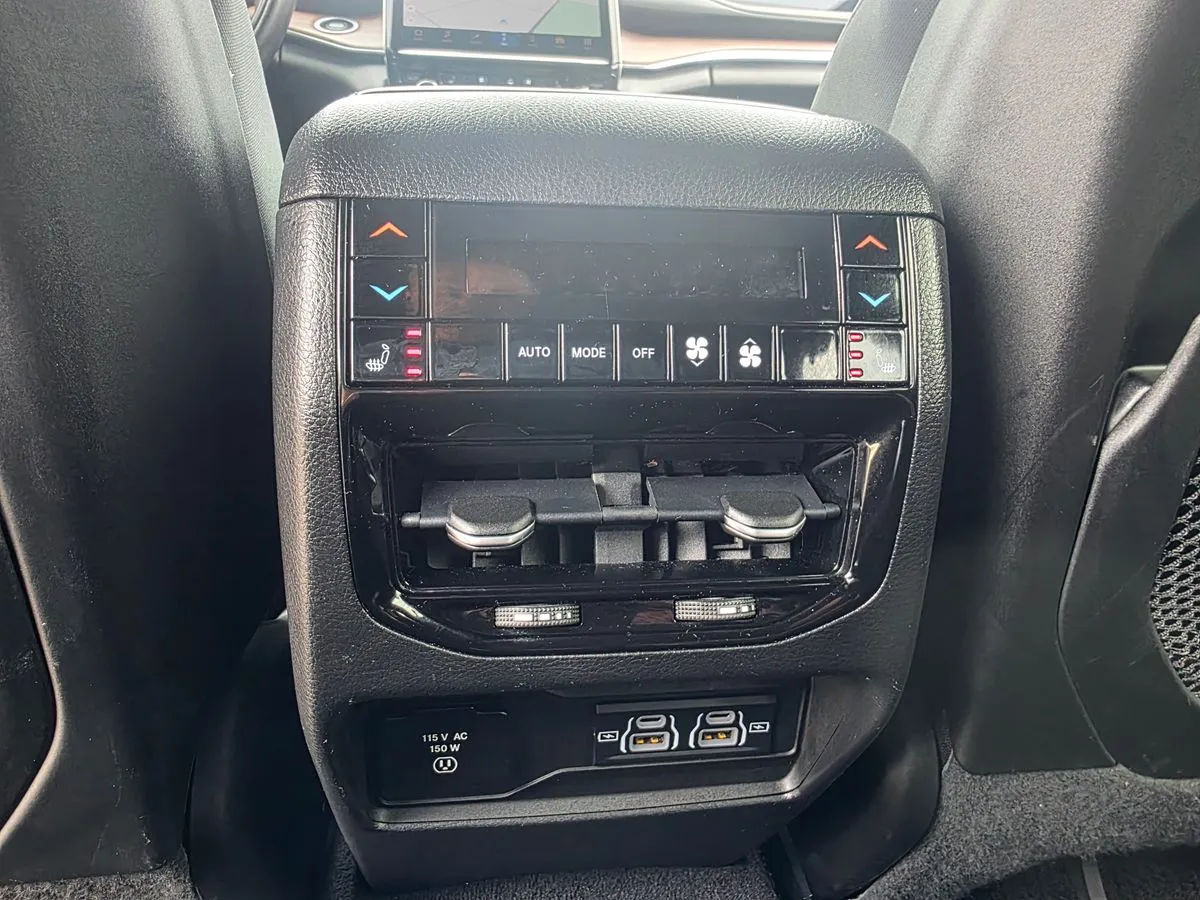 2022 Jeep Grand Cherokee Summit Reserve 4xe - Photo 19