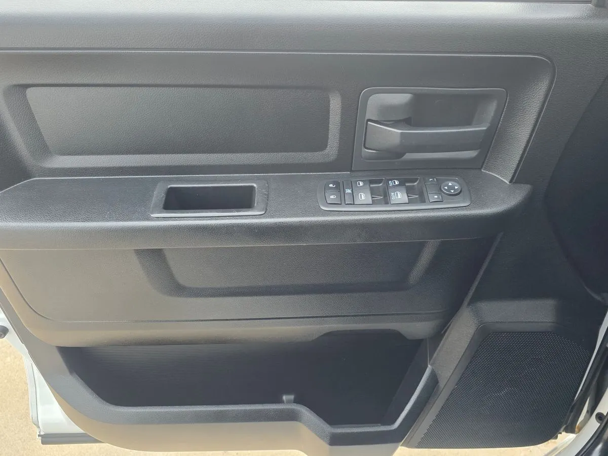 2019 RAM 1500 - Thumbnail 17