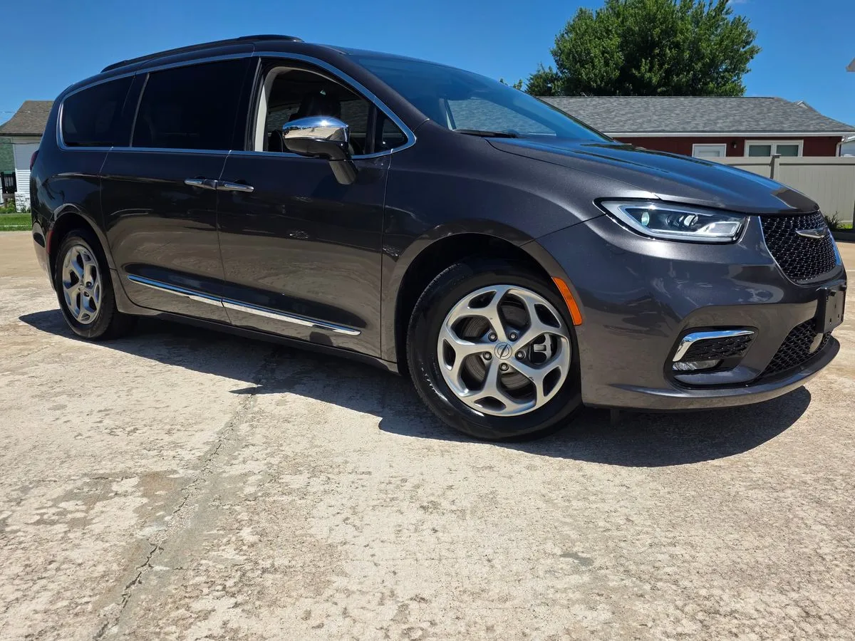 2023 Chrysler Pacifica Limited - Photo 7