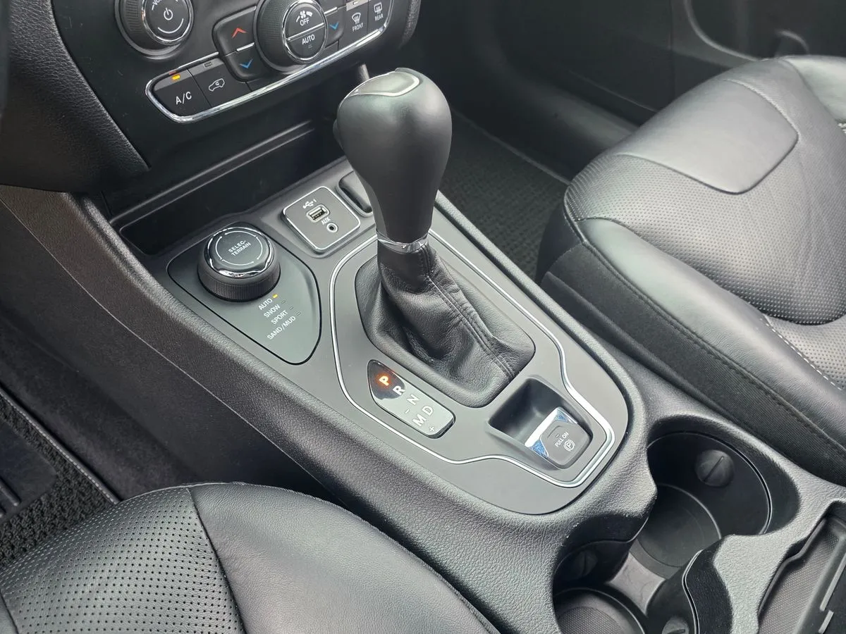 2021 JEEP Cherokee - Thumbnail 8