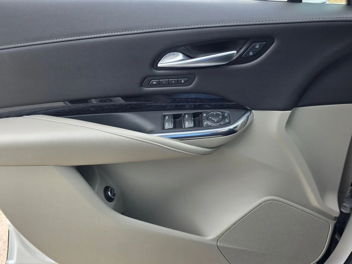 2023 CADILLAC XT4 - Thumbnail 18