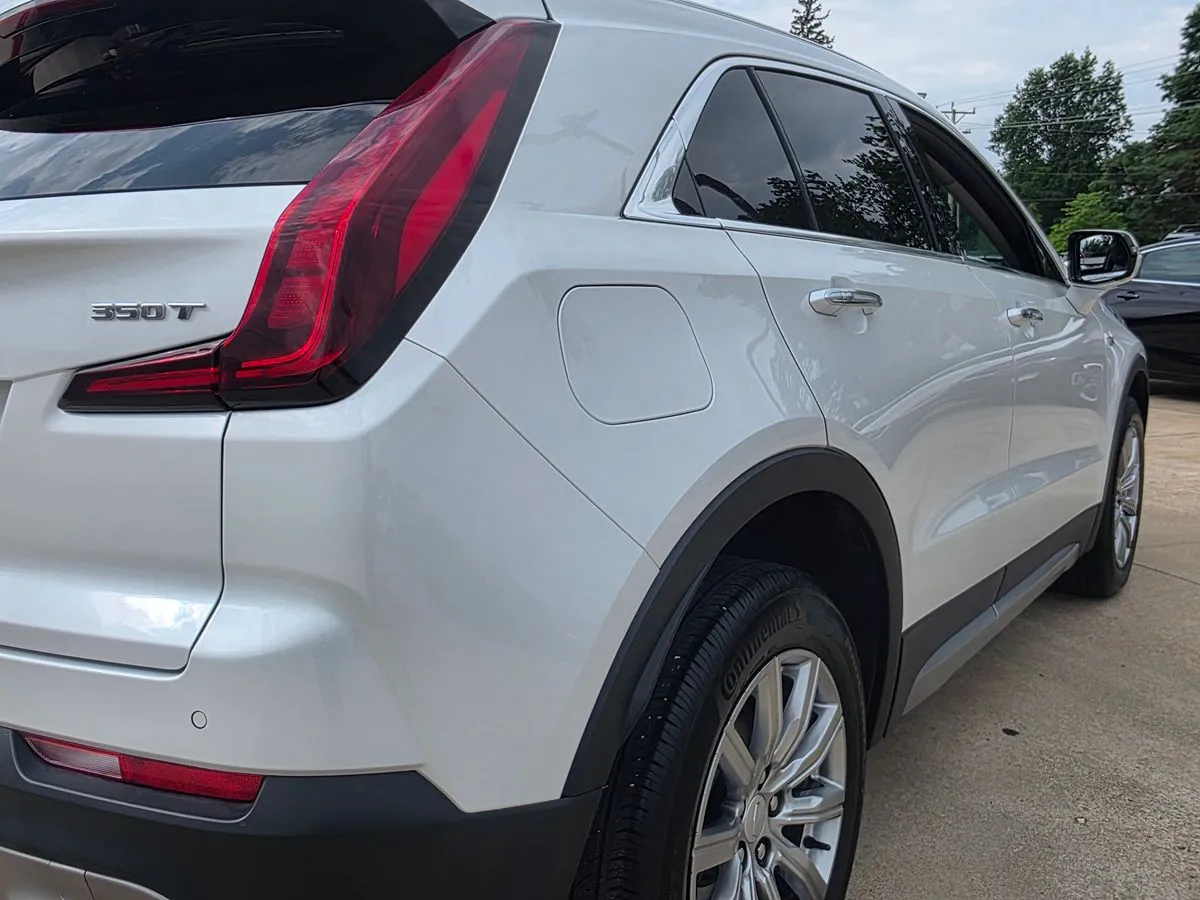 2023 CADILLAC XT4 - Thumbnail 28
